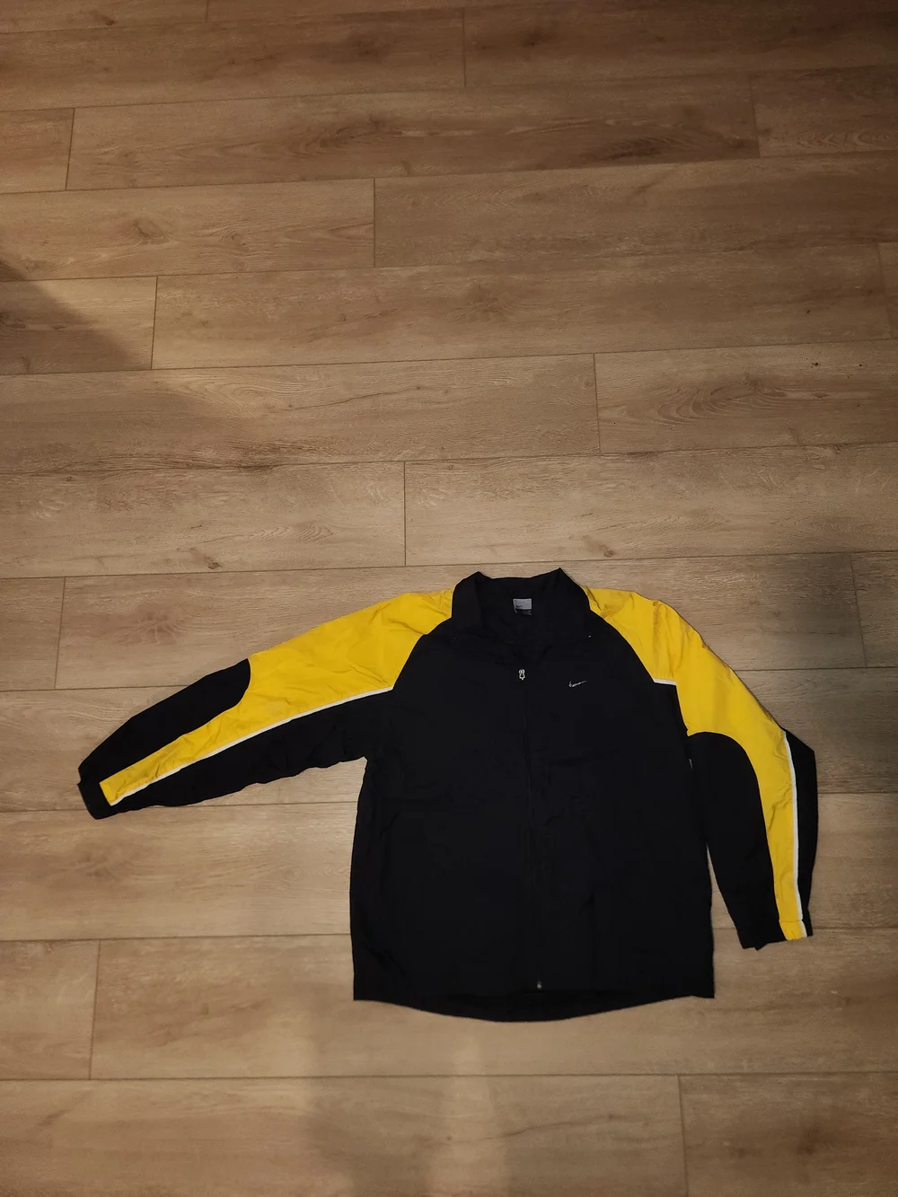 Vintage Y2K Nike Black And Yellow Embroidered Swoosh Mens Size Large Good Condit